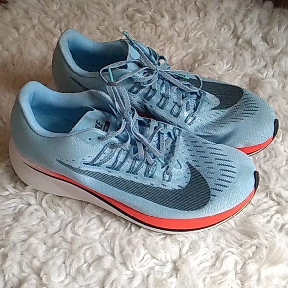 nike zoom fly racer